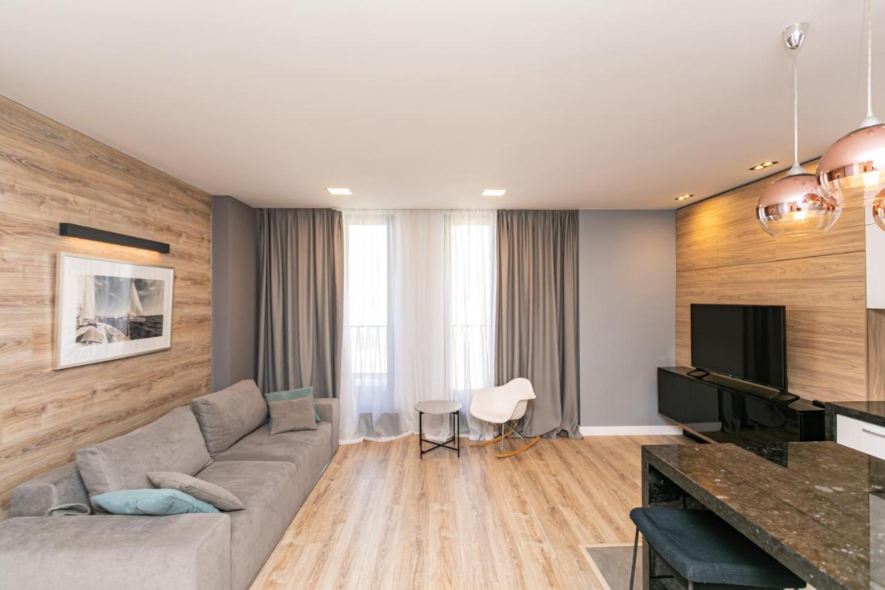 Petrovdom 190-199-216 In Spacious Apartments At Rc New York Concept House Kyiv Exterior photo