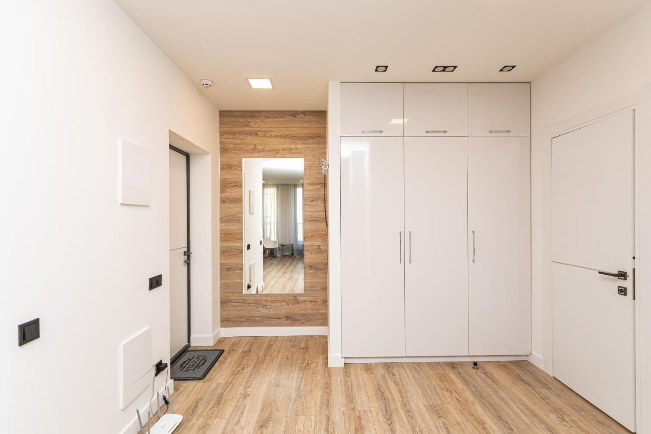 Petrovdom 190-199-216 In Spacious Apartments At Rc New York Concept House Kyiv Exterior photo