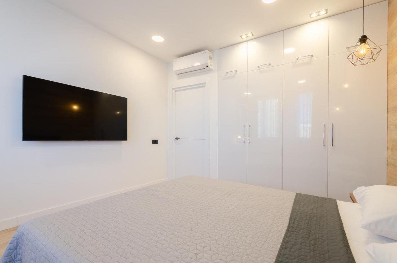 Petrovdom 190-199-216 In Spacious Apartments At Rc New York Concept House Kyiv Exterior photo